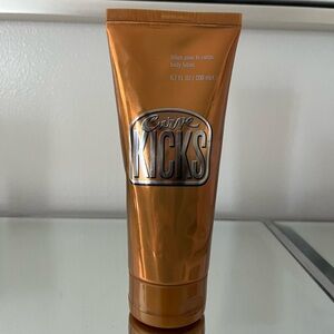 Curve kicks body lotion